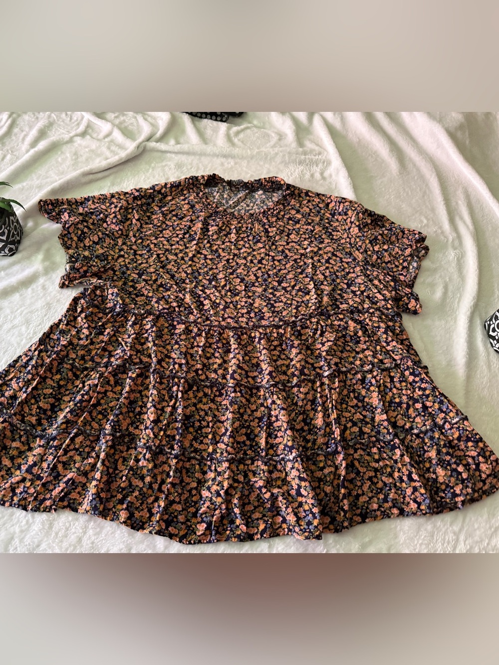 Bloomchic Ditsy Floral Tiered Ruffle Smocked Blouse 18/20